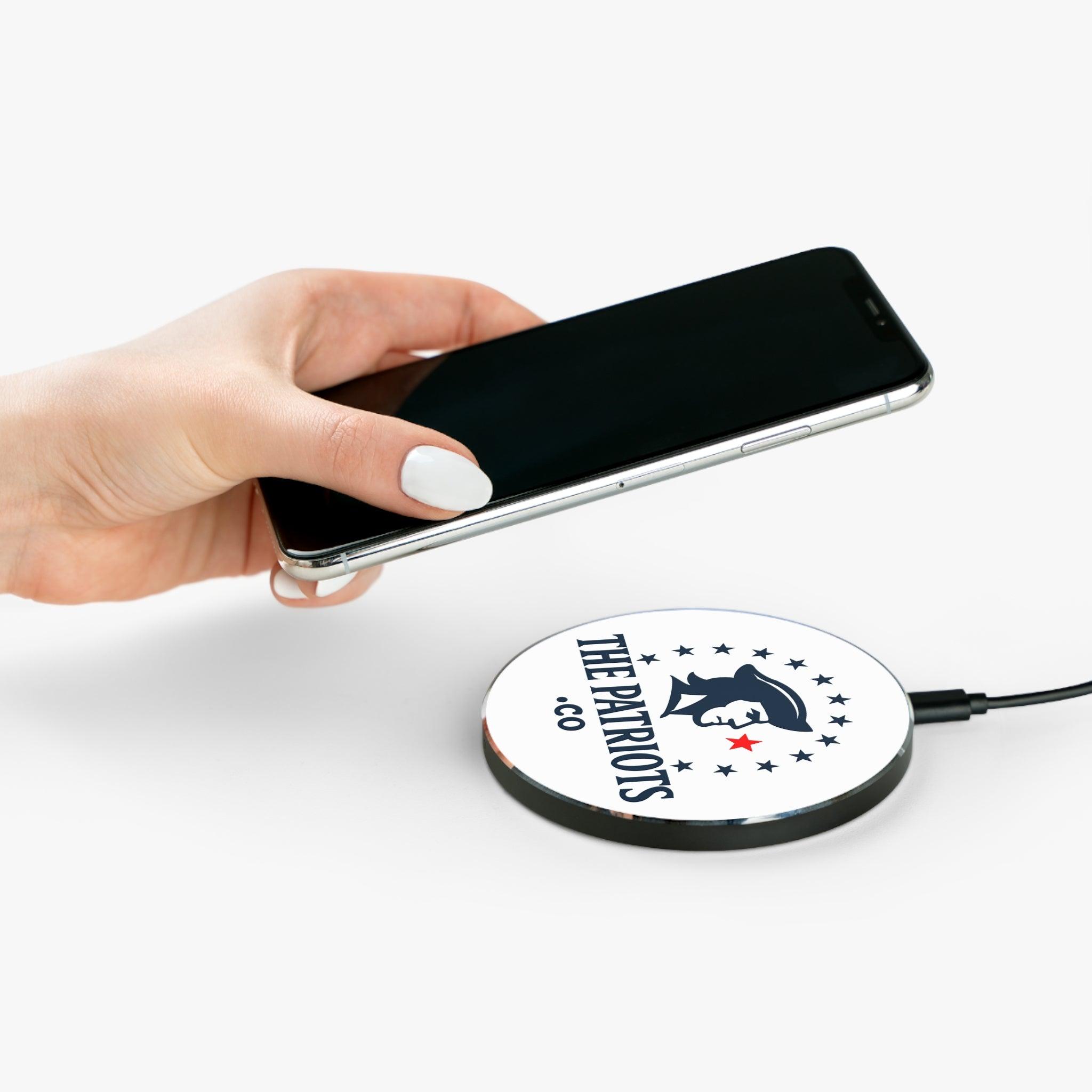 The Patriots .CO Patriotic Wireless Fast Qi Charger – Conservative Tech Gear by The Patriots .CO - The Patriots .co